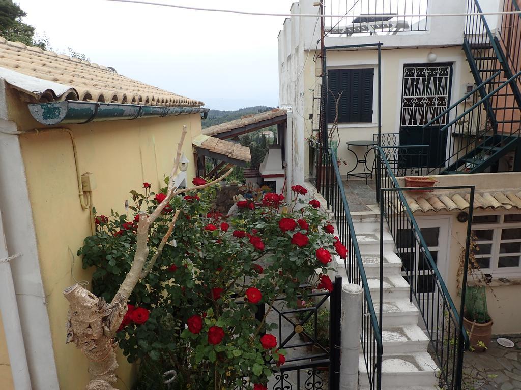 Summer Cottage Sinarádes Exterior photo
