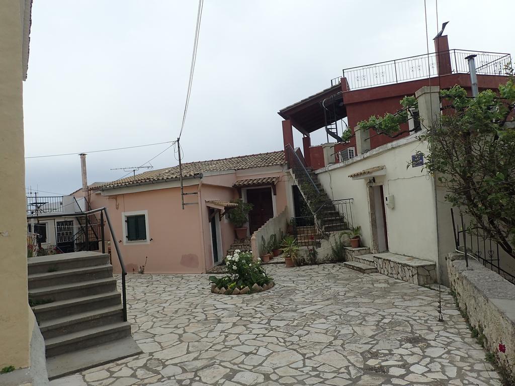 Summer Cottage Sinarádes Exterior photo